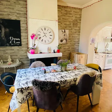 Agreable Maison Familiale 4 Chambres Pres De Bagnoles De L Orne Et Du Mont St Michel Gæstehus