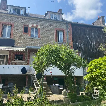 Agreable Maison Familiale 4 Chambres Pres De Bagnoles De L Orne Et Du Mont St Michel La Ferte-Mace